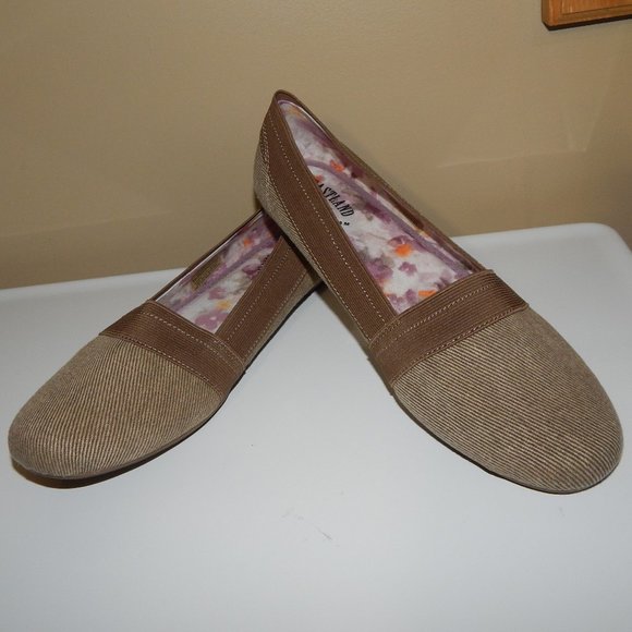 Eastland Shoes - Women's Size 8 Eastland Seren Taupe Canvas Slip On Ballet Loafer Shoes